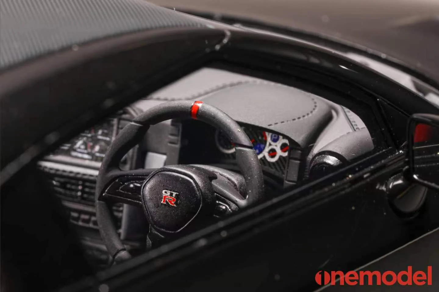One Model 1:18 Nissan GT-R (R35) 2020 NISMO Edition in Jet Black Pearl - Image 6
