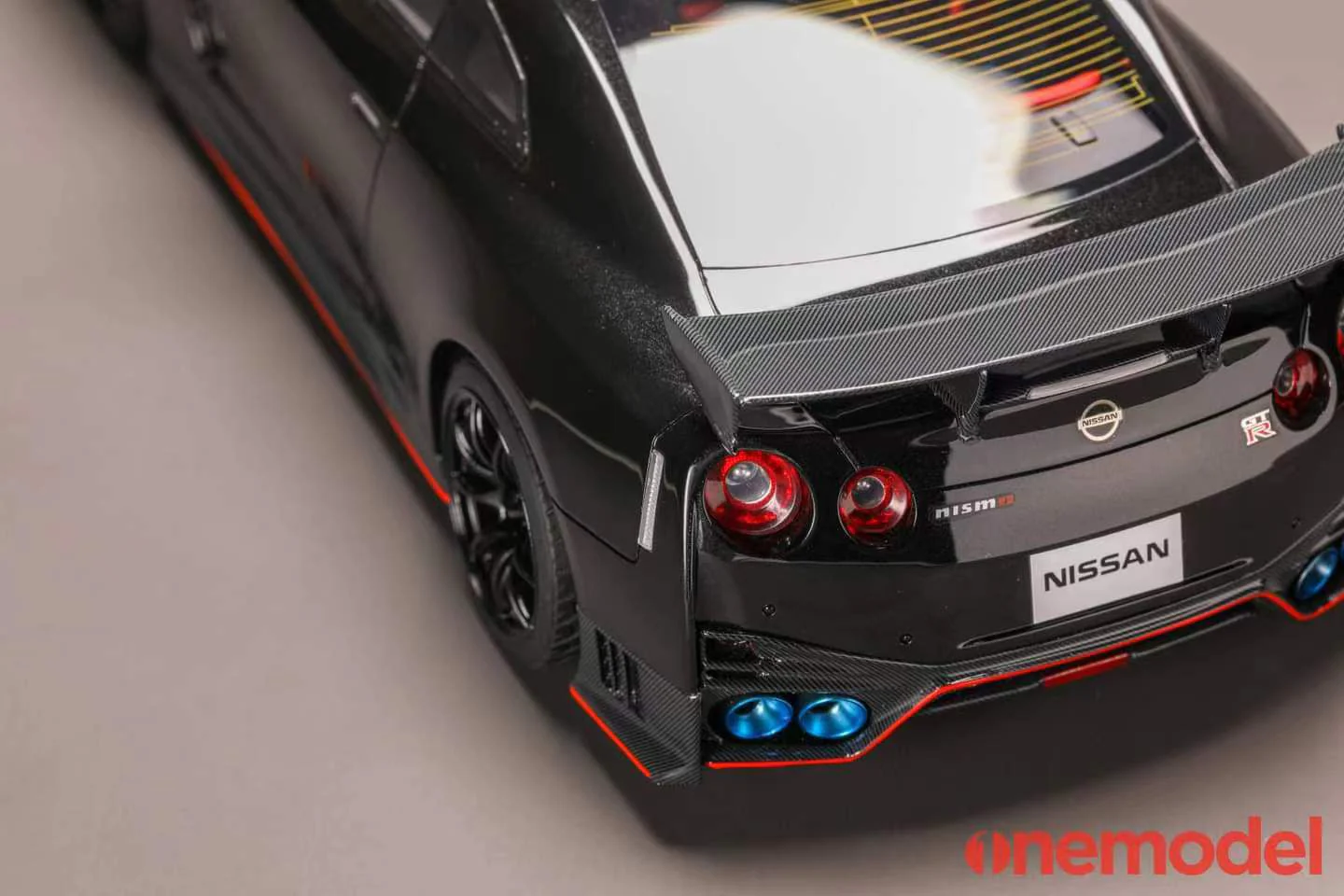 One Model 1:18 Nissan GT-R (R35) 2020 NISMO Edition in Jet Black Pearl - Image 8