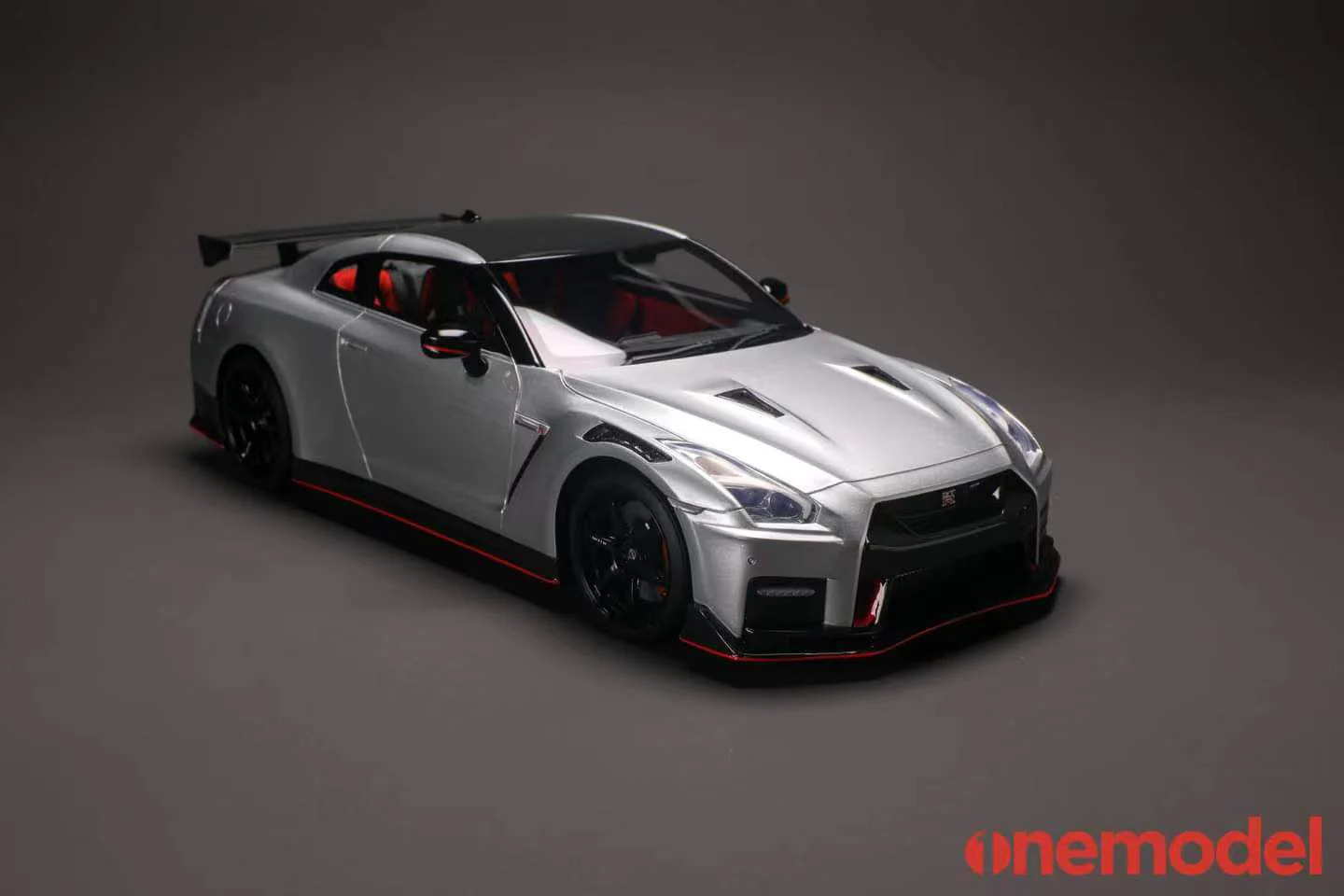 One Model 1:18 Nissan GT-R (R35) 2020 NISMO Edition in Super Silver