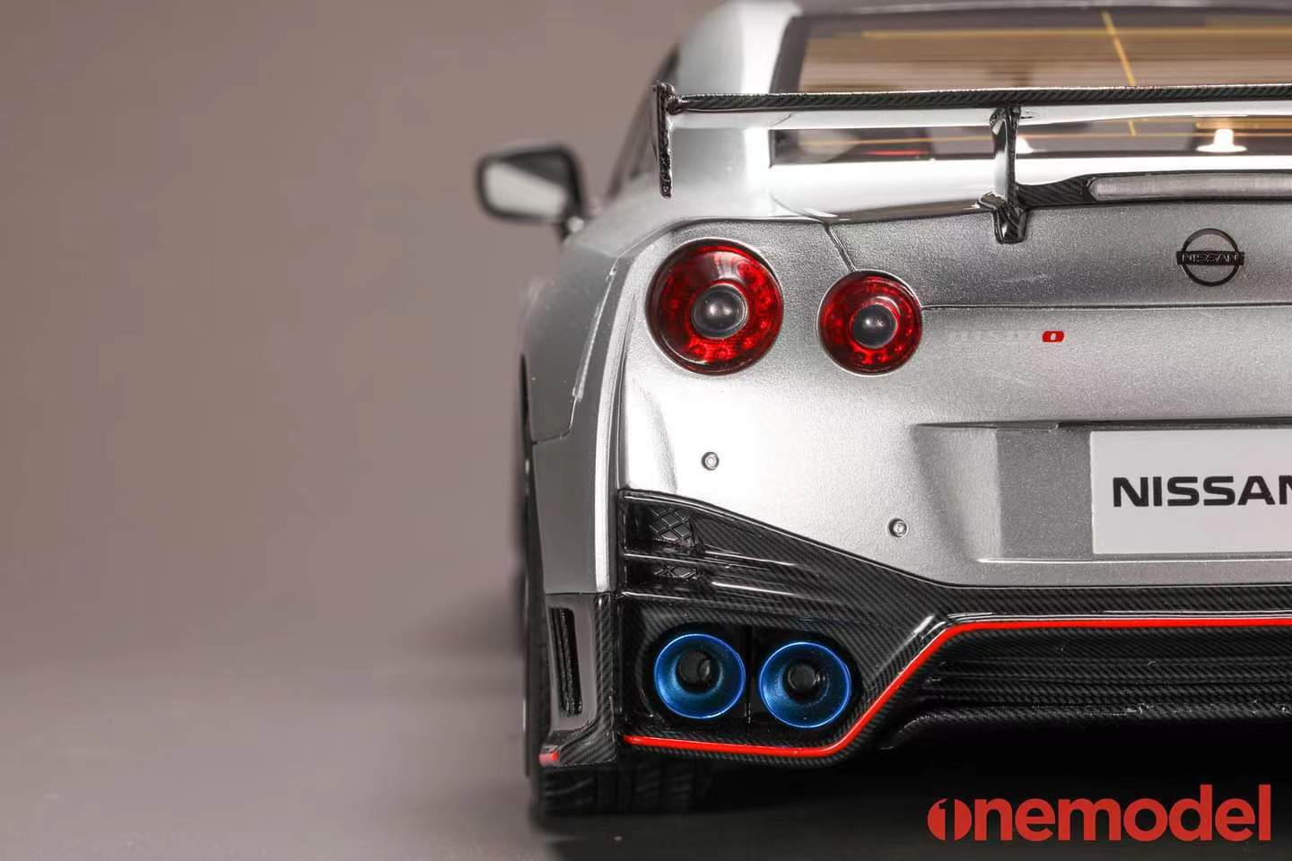 One Model 1:18 Nissan GT-R (R35) 2020 NISMO Edition in Super Silver - Image 8