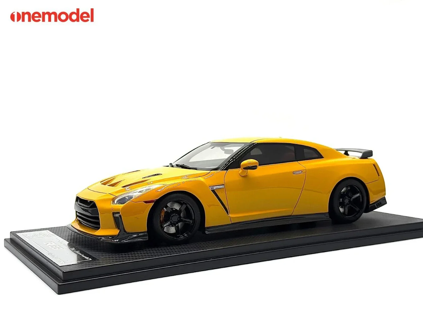 One Model 1:18 Nissan GT-R R35 Special Custom Edition in Amber Yellow - Image 6