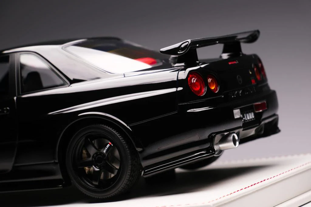 One Model 1:18 Nissan Skyline R34 Z-Tune in Black Pearl - Image 5