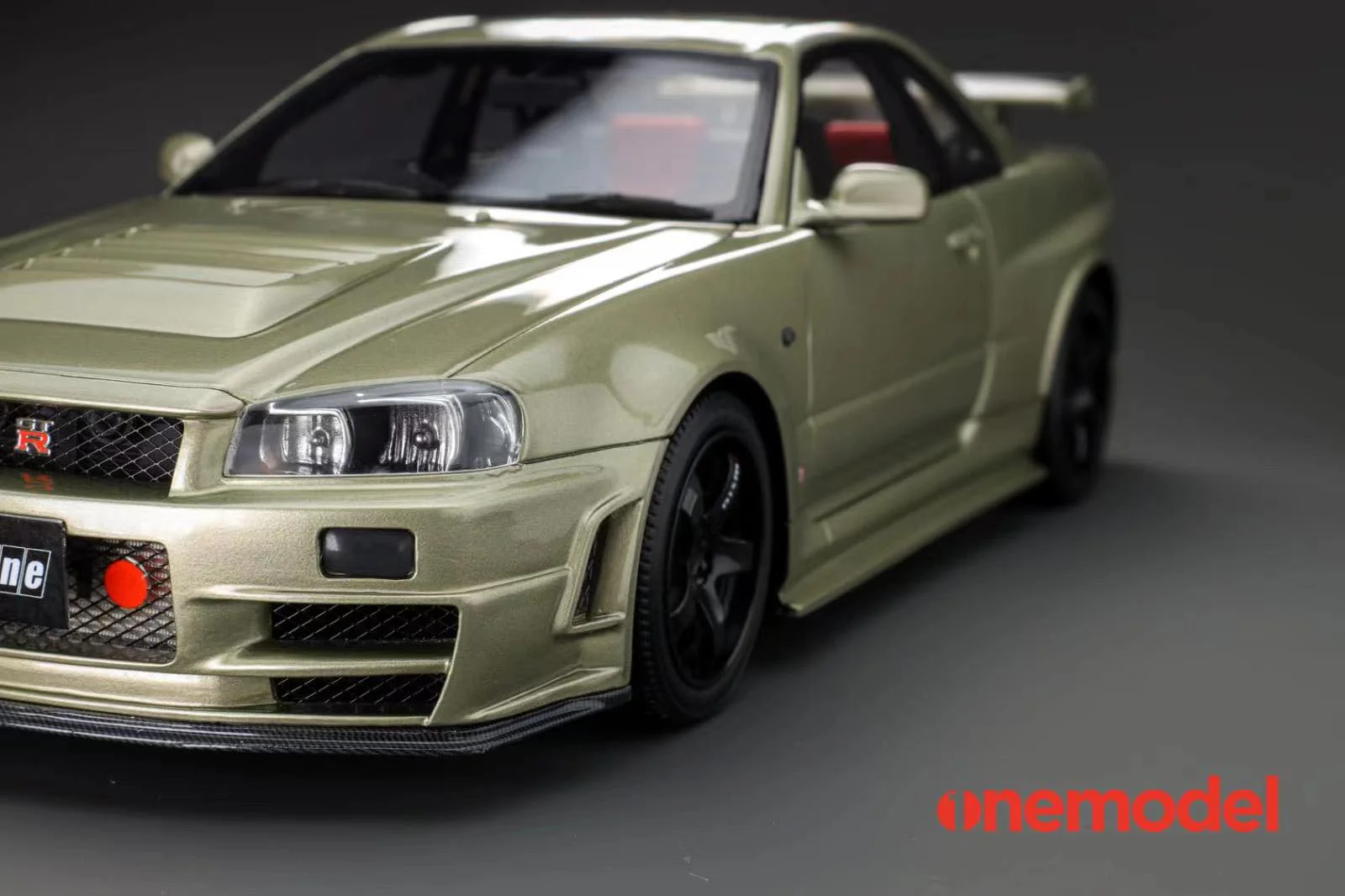One Model 1:18 Nissan Skyline R34 Z-Tune in Millennium Jade - Image 7