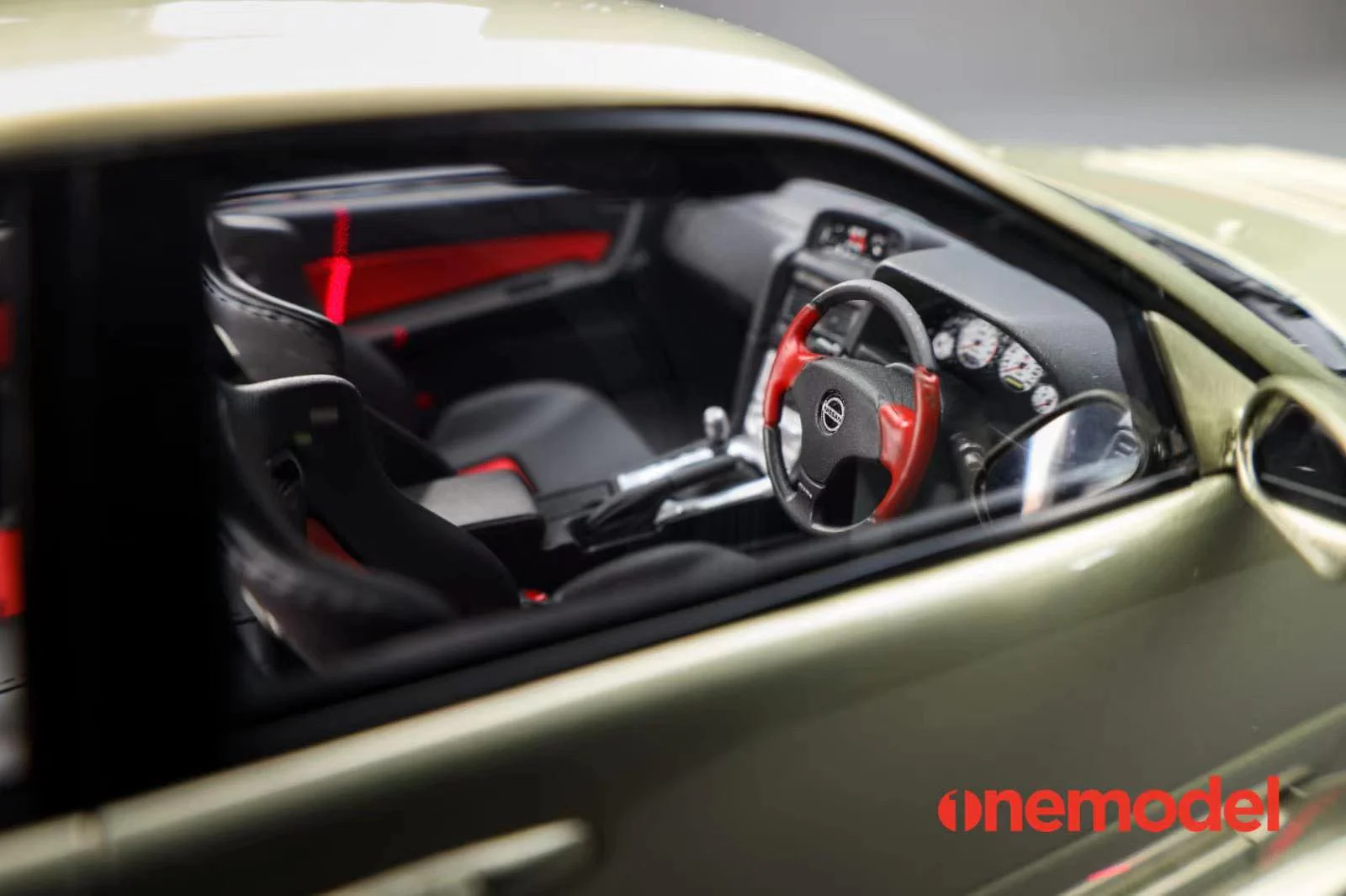 One Model 1:18 Nissan Skyline R34 Z-Tune in Millennium Jade - Image 9