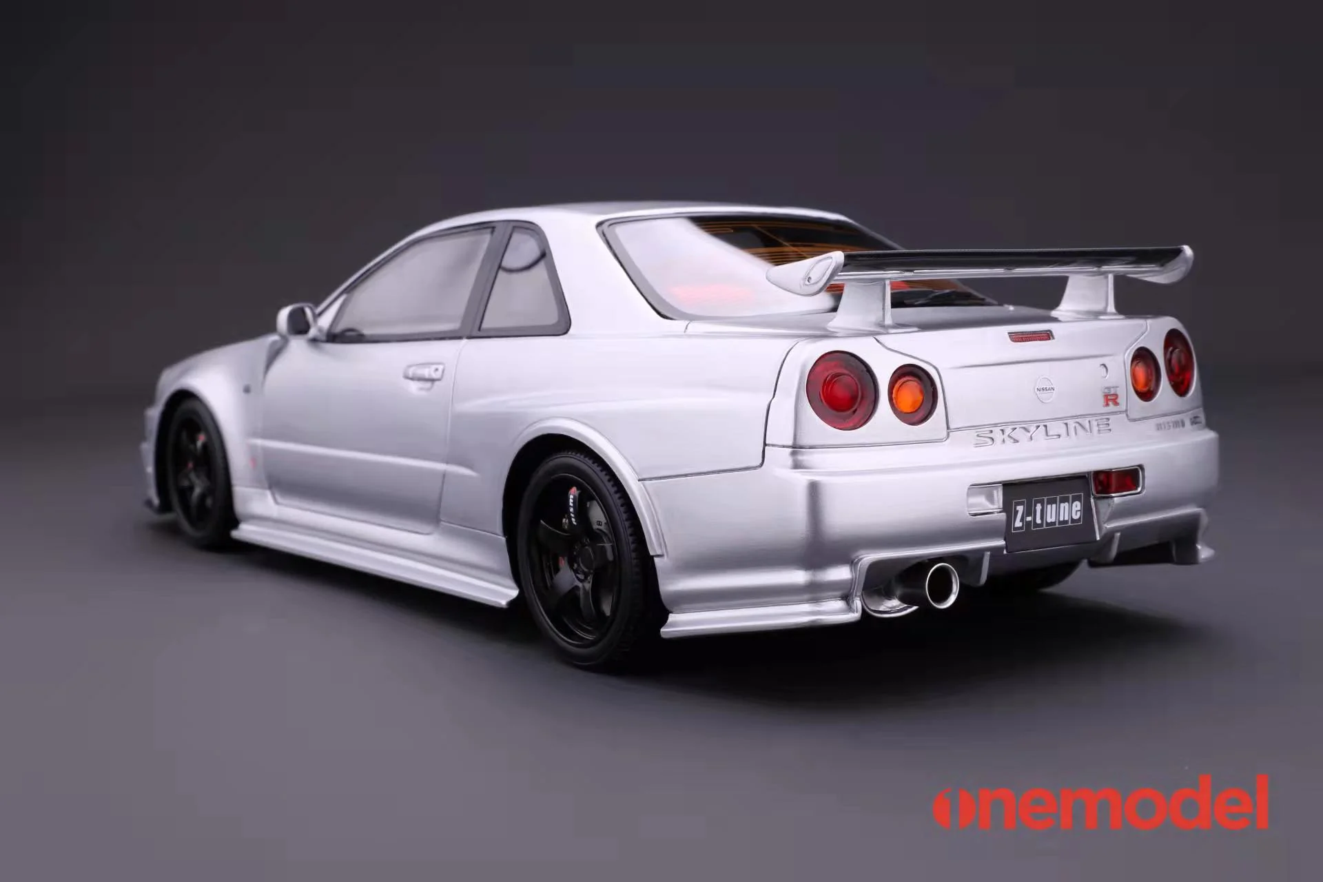 One Model 1:18 Nissan Skyline R34 Z-Tune in Silver - Image 2