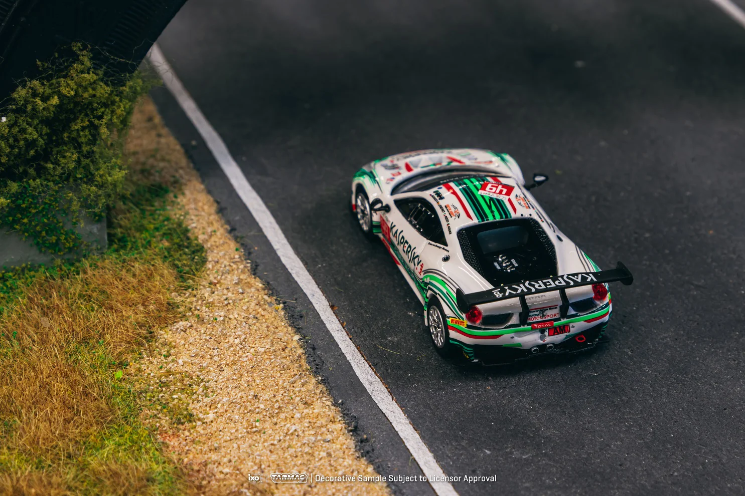 Tarmac Works 1:64 Ferrari 458 Italia GT3 24 hours of Spa 2016 S. Lemeret / R. Aguas / A. Moiseev / D. Rizzo - Image 3