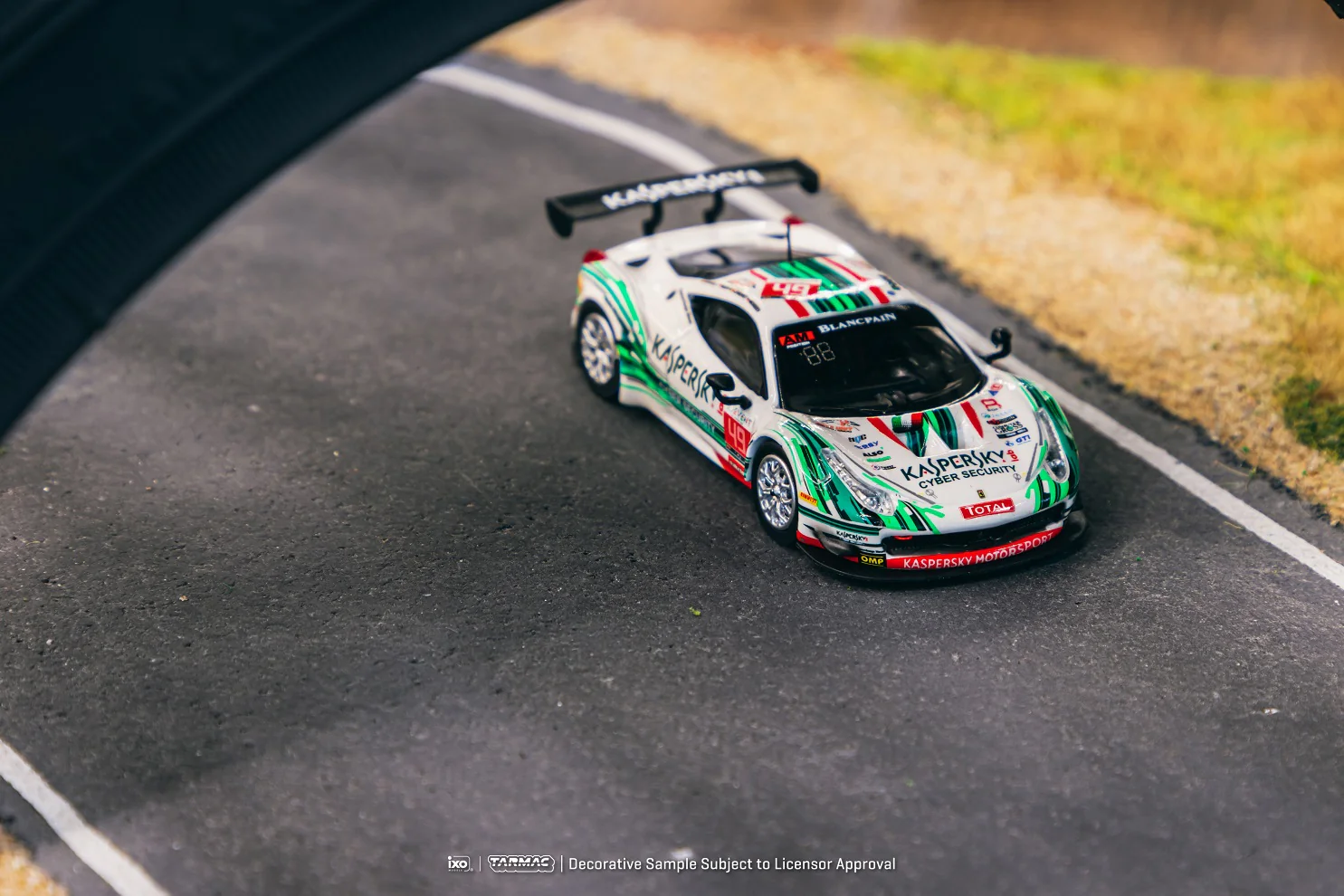Tarmac Works 1:64 Ferrari 458 Italia GT3 24 hours of Spa 2016 S. Lemeret / R. Aguas / A. Moiseev / D. Rizzo - Image 4