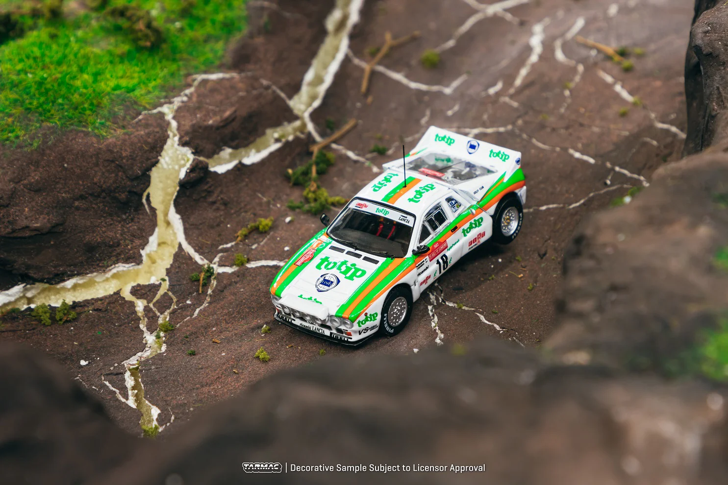 Tarmac Works 1:64 Lancia 037 Rally, Rallye Sanremo 1983, M. Biasion / T. Siviero - Image 5