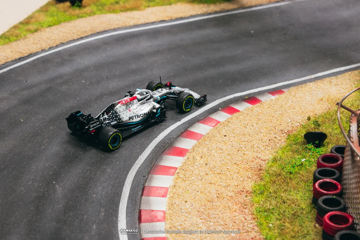 Tarmac Works 1:64 Mercedes-AMG F1 W11 EQ Performance, Barcelona Pre-season Testing 2020 Lewis Hamilton - Image 2
