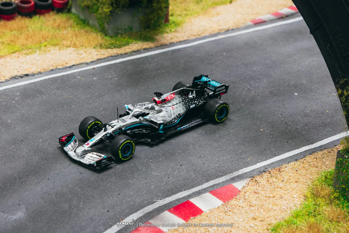 Tarmac Works 1:64 Mercedes-AMG F1 W11 EQ Performance, Barcelona Pre-season Testing 2020 Lewis Hamilton - Image 3