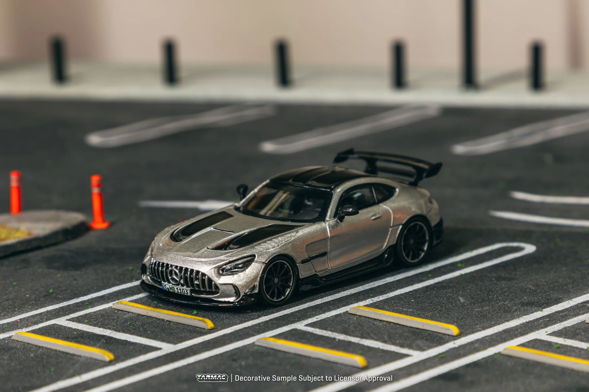Tarmac Works 1:64 Mercedes-Benz AMG GT Black Series in Silver - Image 2