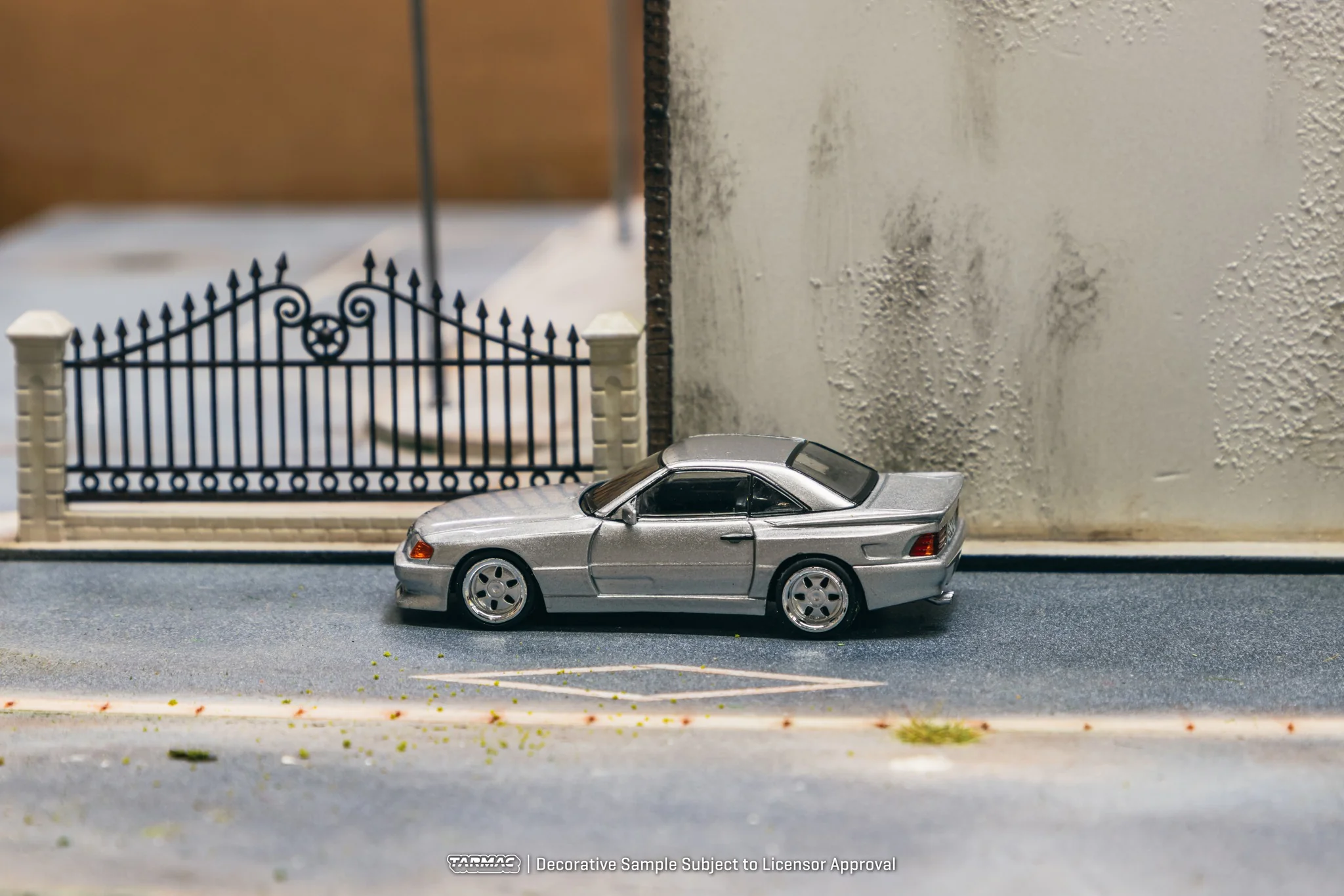 Tarmac Works 1:64 Mercedes-Benz SL 500 Koenig Specials in Silver - Image 5