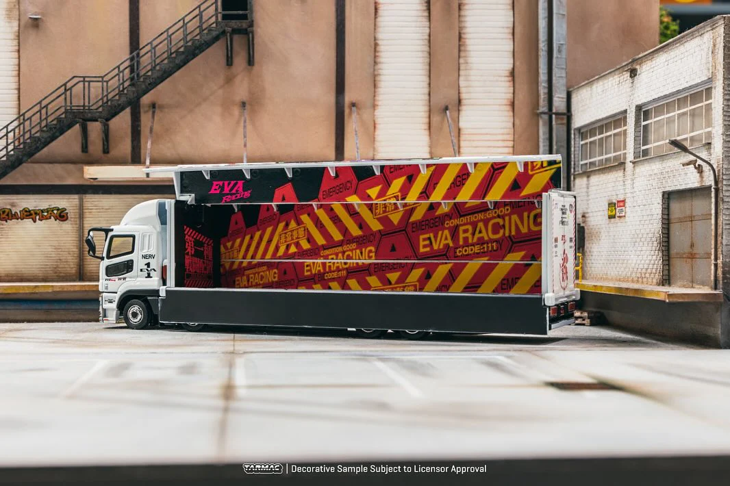 Tarmac Works 1:64 Mitsubishi Fuso Super Great EVA Racing Transporter - Image 2