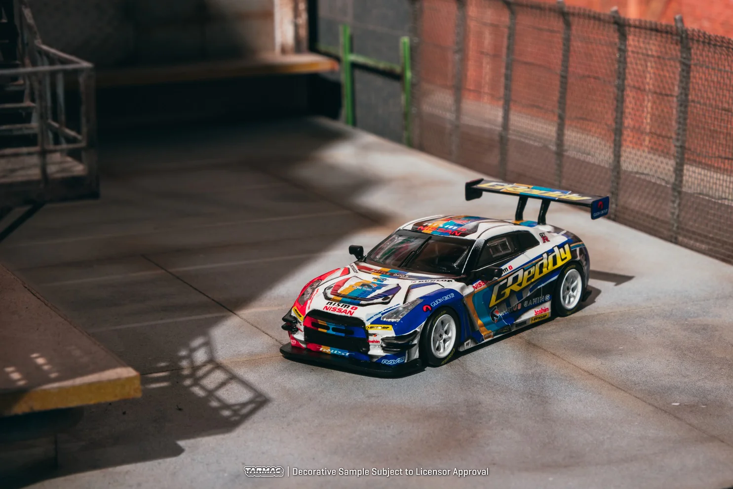 Tarmac Works 1:64 Nissan GT-R  Greddy TRUST e-Racing Edition - Image 2
