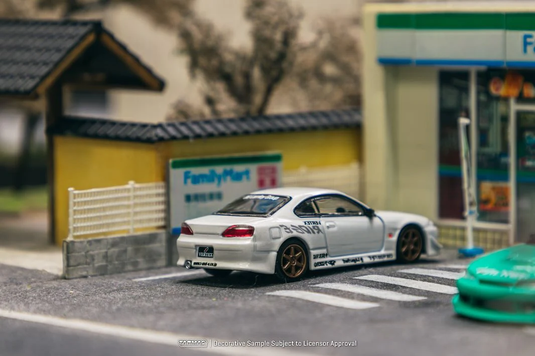 Tarmac Works 1/64 Nissan Silvia (S15) VERTEX in White - Image 3