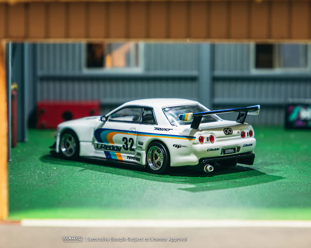 Tarmac Works 1:64 Nissan Skyline GT-R (R32) Widebody Jonsibal Designworks & Greddy Special Limited Edition in White - Image 4
