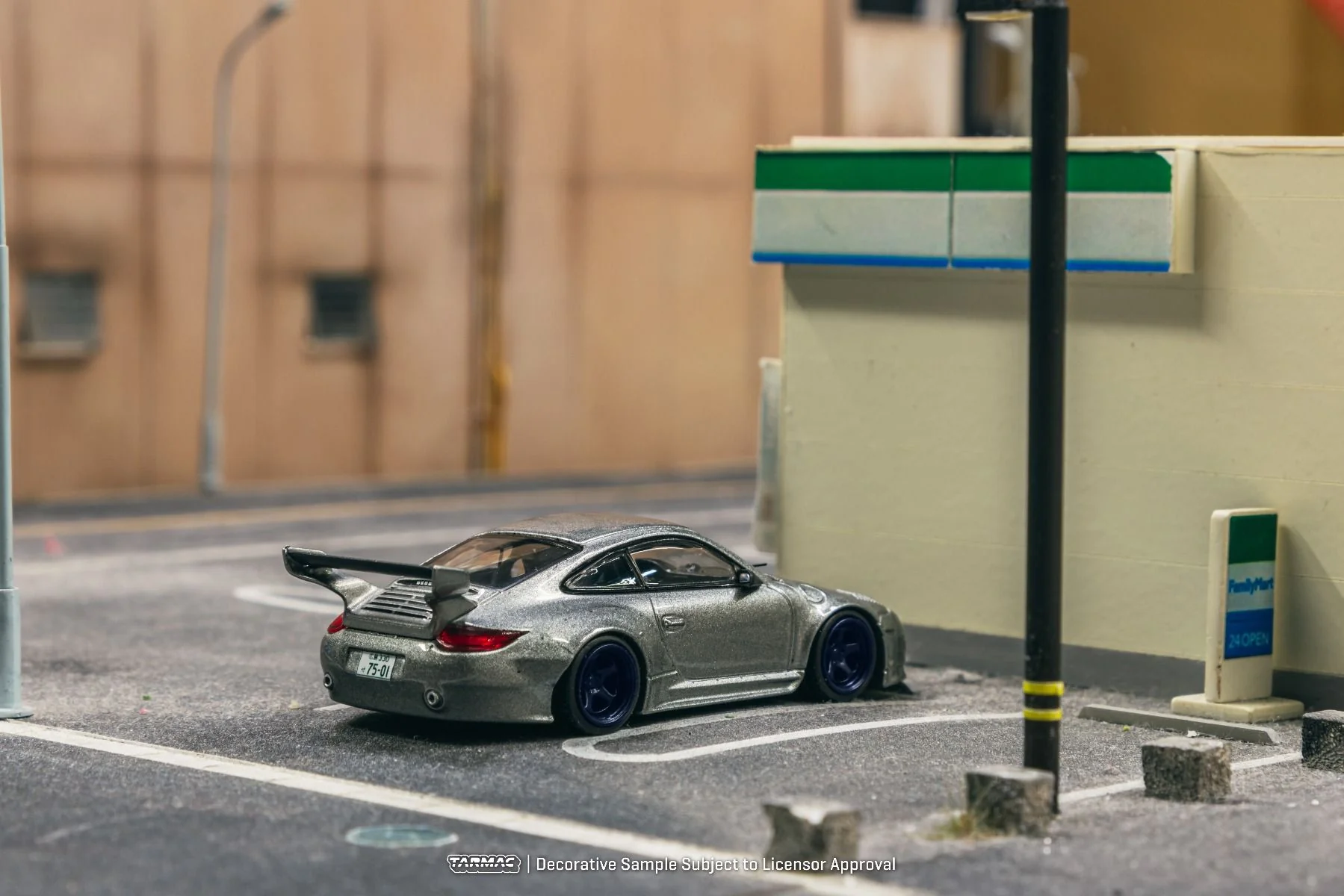 Tarmac Works 1/64 Porsche 997 (911) Old New in Gray Metallic - Image 3