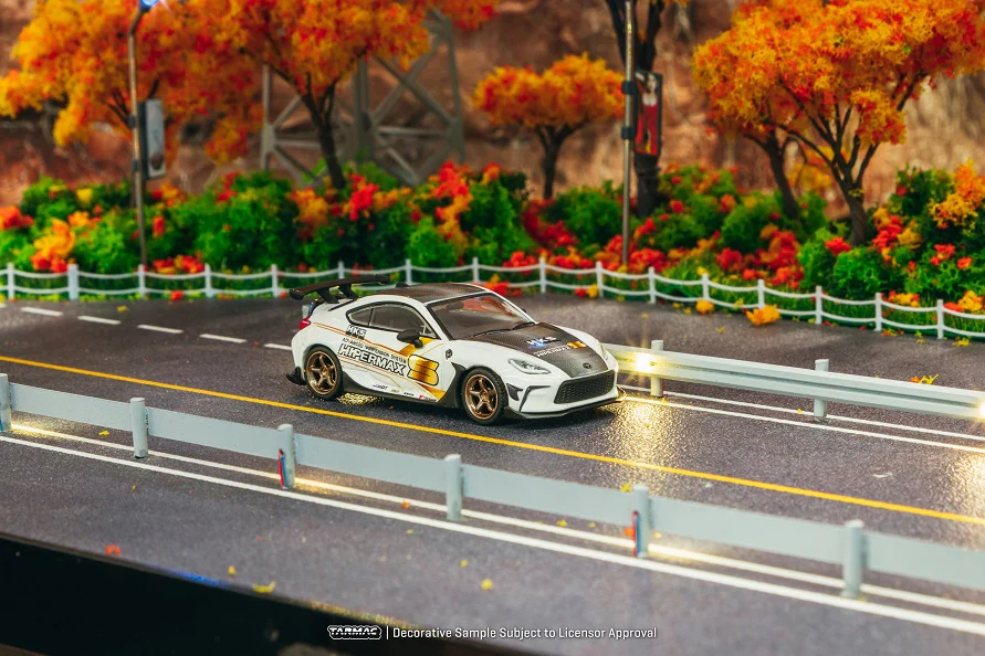 Tarmac Works 1:64 Toyota GR86 HKS Hipermax Edition in White and Black - Image 5