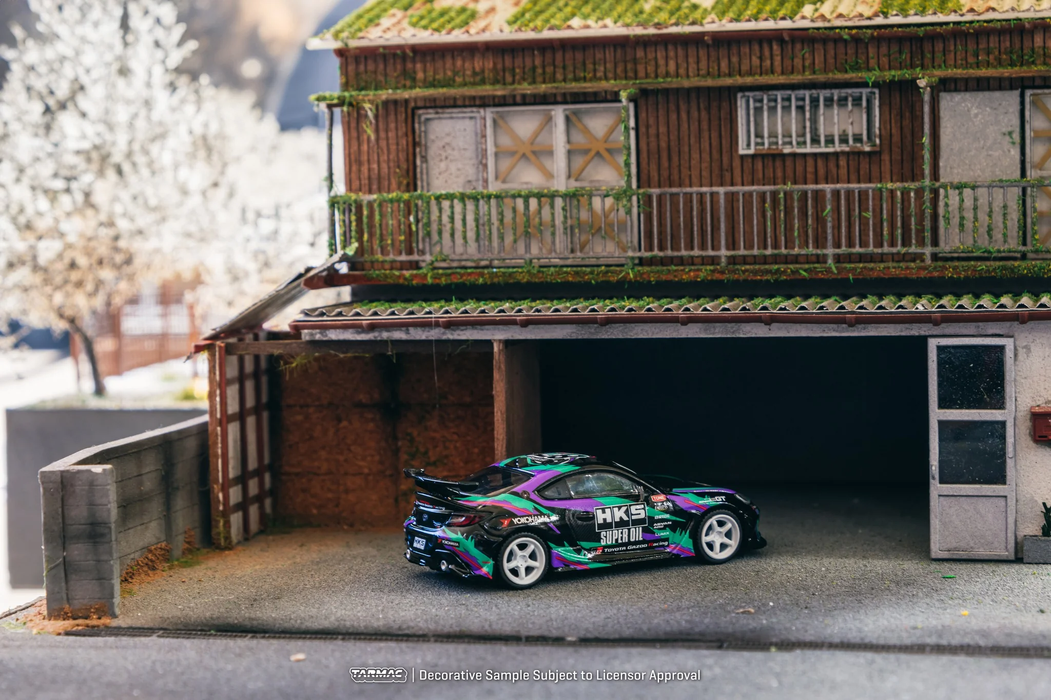Tarmac Works 1:64 Toyota GR86 HKS in Black - Image 3