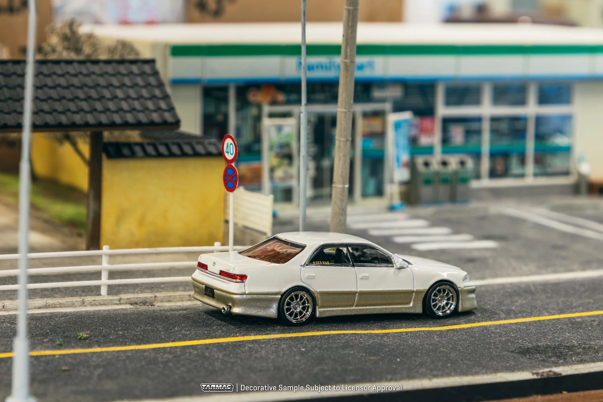 Tarmac Works 1/64 Toyota JZX100 Mark II VERTEX Lamely Special in White Metallic - Image 3