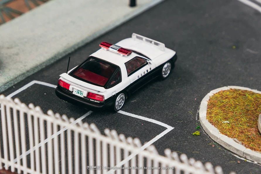 Tarmac Works 1:64 Toyota Supra (A70) Japanese Police Car - Image 3