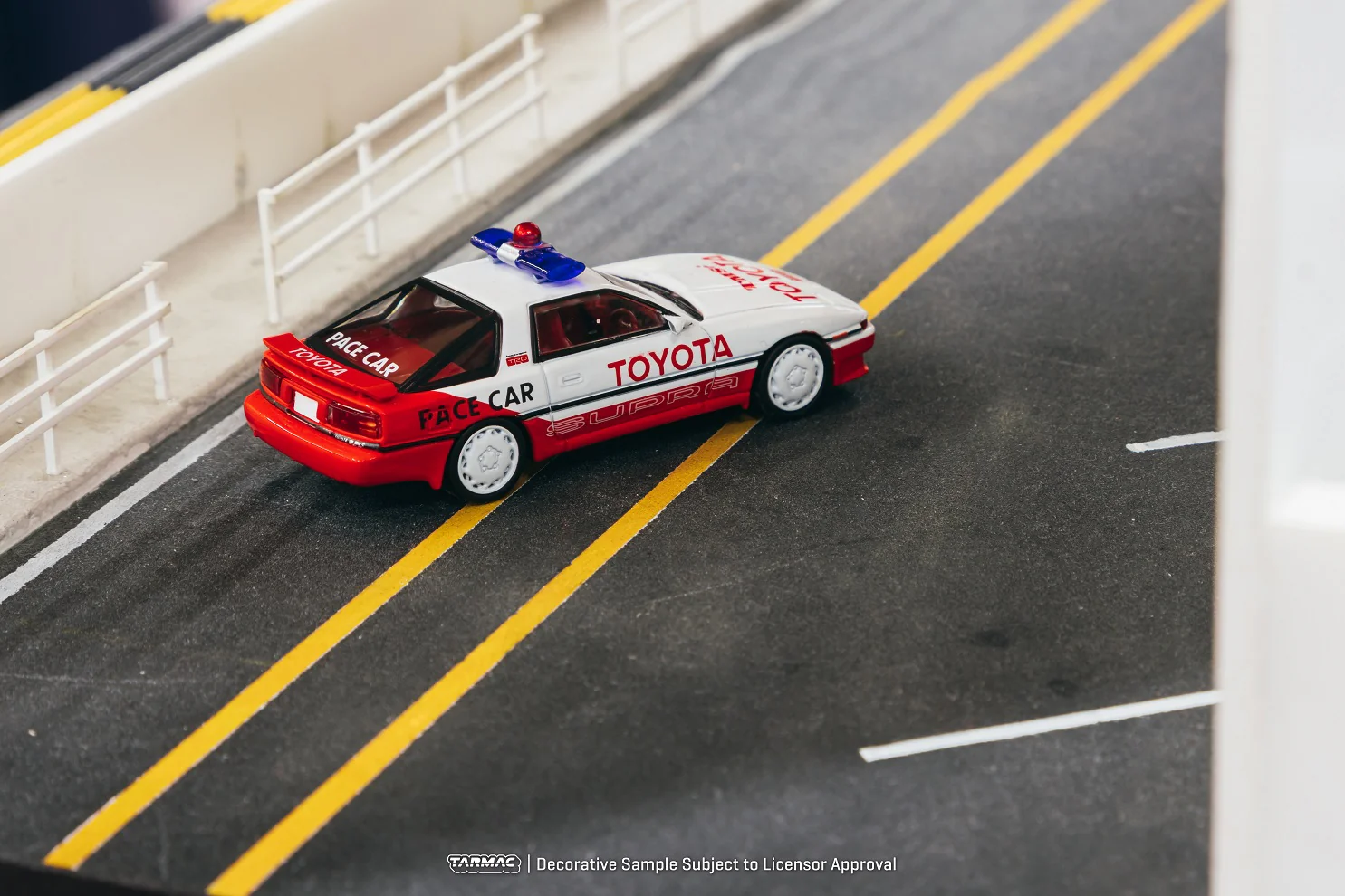 Tarmac Works 1:64 Toyota Supra (A70) Pace Car - Image 3