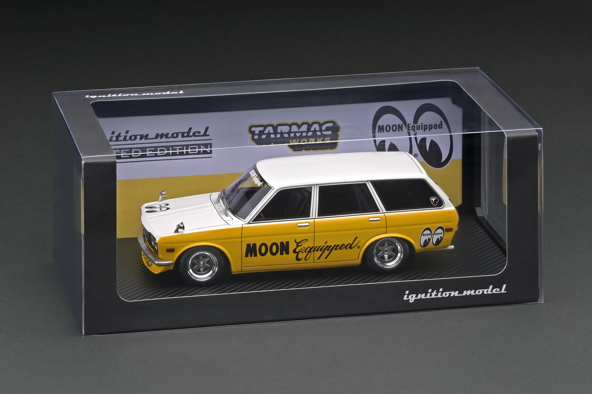 Tarmac Works x Ignition Model 1:18 Nissan Datsun Bluebird (510) Wagon in Yellow / White